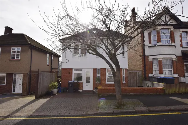 4 bedroom house, Mostyn Avenue, Wembley, HA9