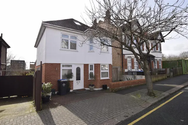 Mostyn Avenue, Wembley, HA9, photo 2