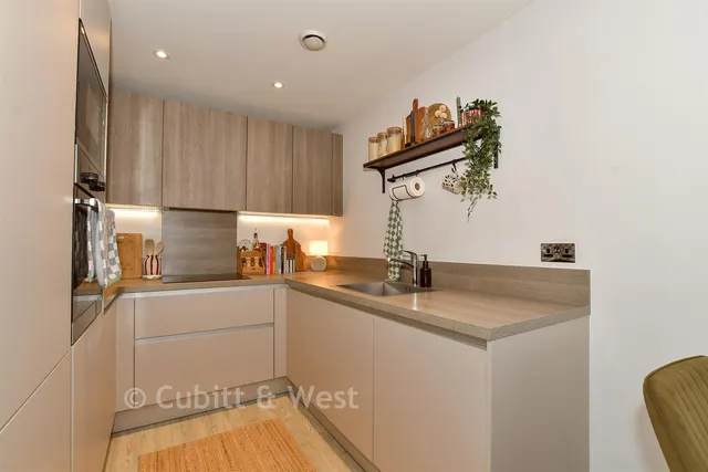 The Boulevard, Horsham, RH12, photo 2