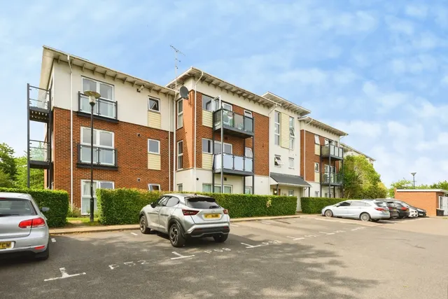 Park View Road, Leatherhead, KT22, photo 1