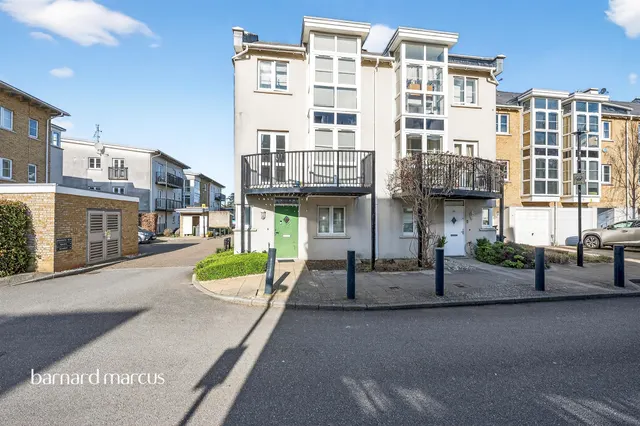 Revere Way, Epsom, photo 1