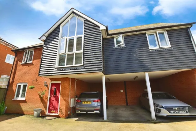 Photo 3 — The Elms, Dymchurch Road, New Romney, TN28