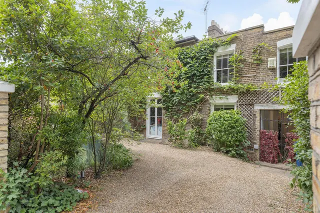 Mount Avenue, London, W5, photo 1