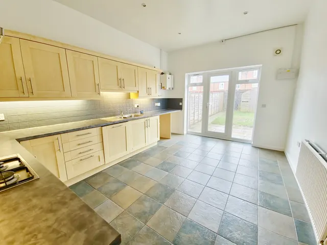 Balfour Street, Kettering, NN16, photo 3