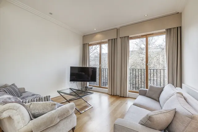Photo 2 — Dean Ryle Street Westminster SW1P