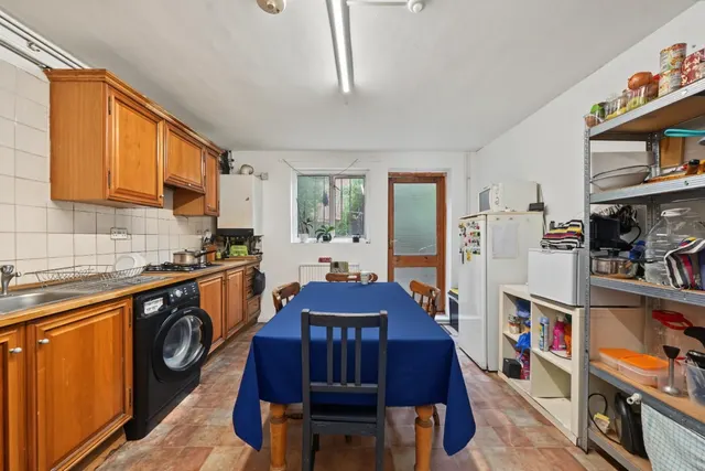 Yorkshire Close, London, N16, photo 3