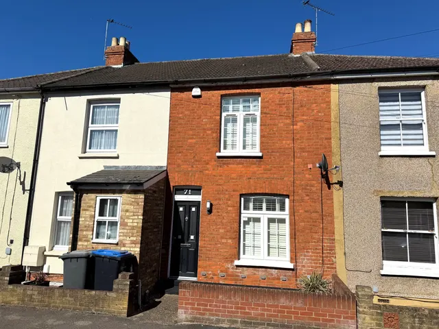 Hythe Park Road, Surrey Egham, TW20, photo 1