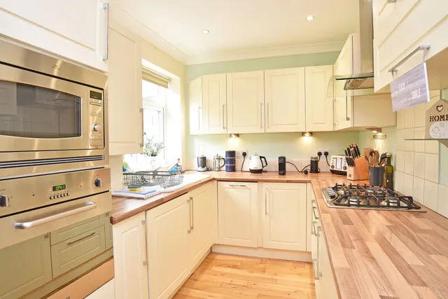 St. Catherines Road, Harrogate, HG2, photo 3