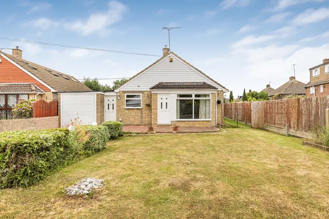 Skinner Road, Launton, photo 1