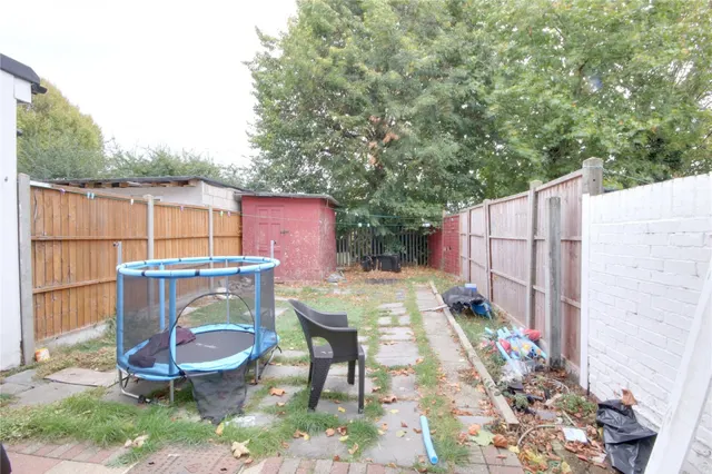 Great Cambridge Road, Enfield, photo 2