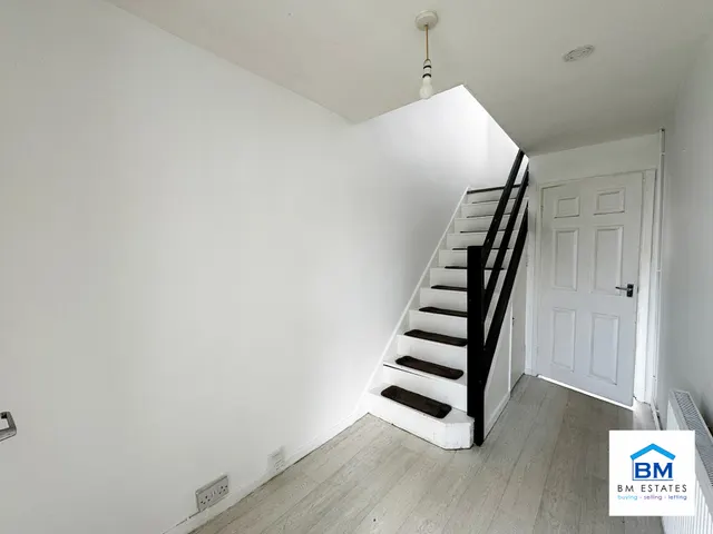 Photo 2 — Curtis Close, Whetstone, LE8 6NG