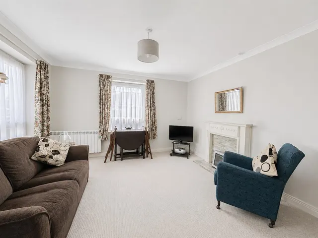 Photo 2 — Terminus Road, Bexhill-On-Sea, TN39 3LL