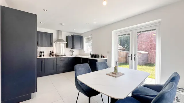 Creakle Drive, Stockport, photo 2