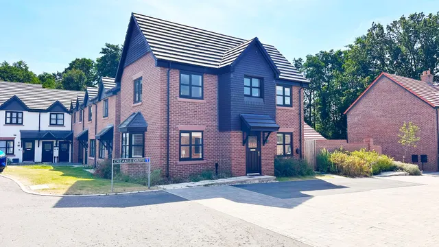 Creakle Drive, Stockport, photo 1