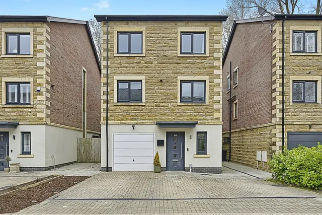 Bakestones Avenue, Oldham, OL3, photo 1