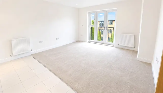 Osborn Way, Hook, RG27, photo 3