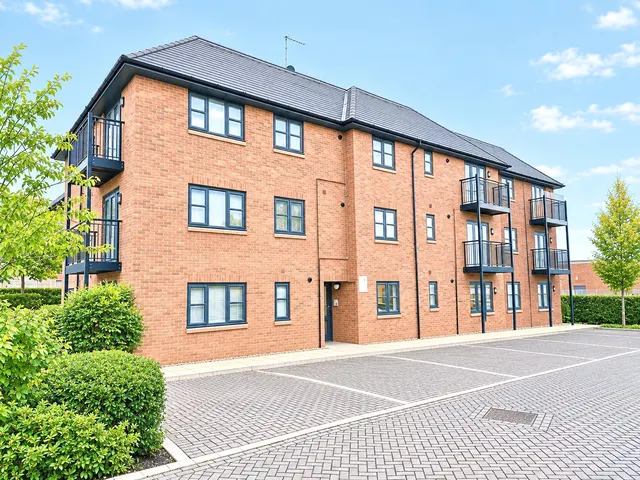 Osborn Way, Hook, RG27, photo 1