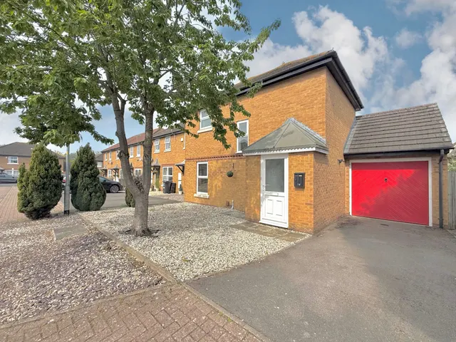 Pasture Close, Swindon, Wiltshire, SN2 2UH, photo 1