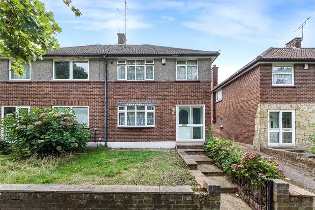 3 bedroom house, Upper Wickham Lane, Welling, DA16