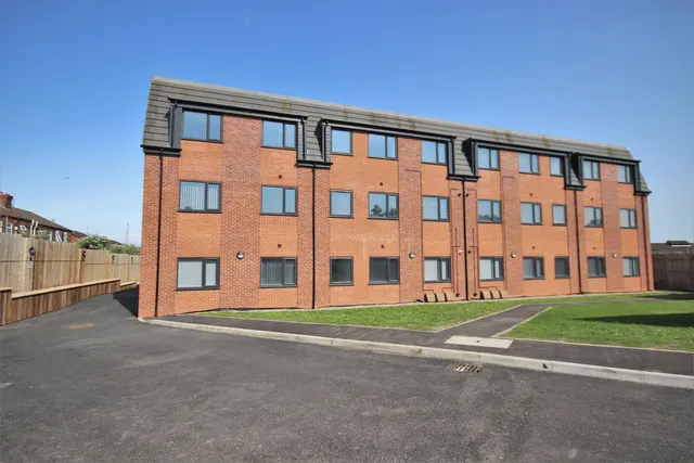 Widnes, Cheshire, photo 1