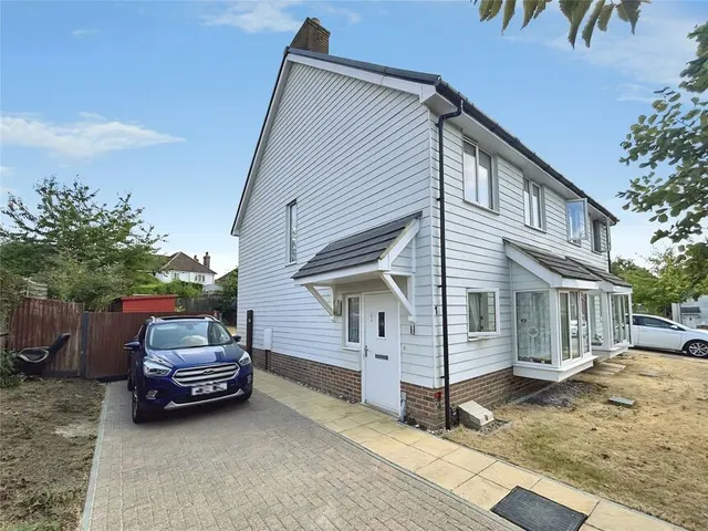 Chestnut Walk, Pembury, TN2, photo 1