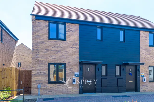 Off St Christophers Drive, Oundle, PE8, photo 1