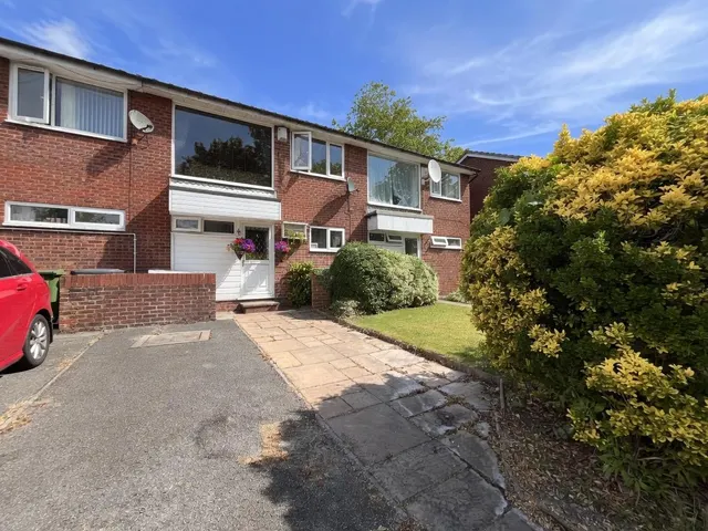 Chestnut Close, Wilmslow, SK9, photo 1