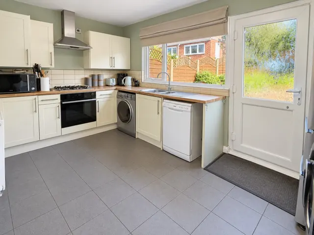 Frobisher Road, Bilton, photo 3