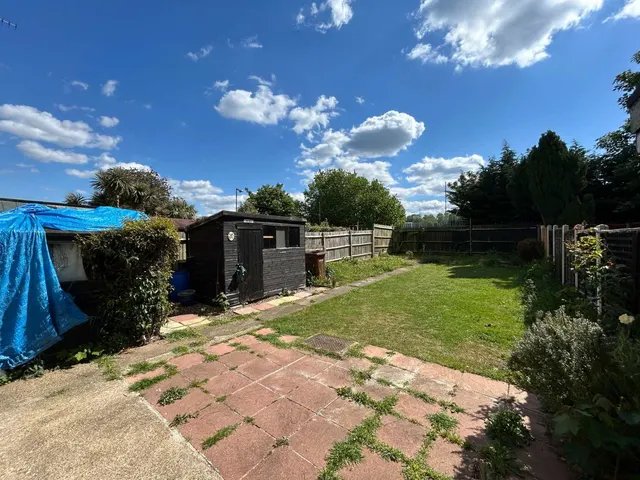 Photo 2 — Cornwallis Avenue, Gillingham, Kent, ME7 2DJ