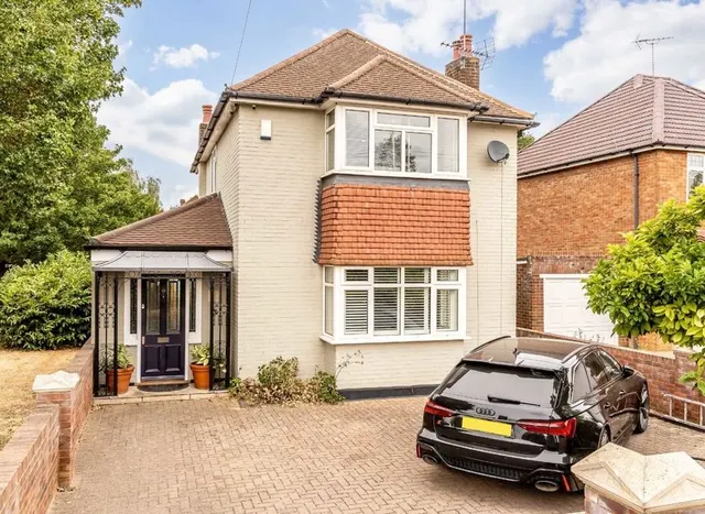 Queens Way, Hanworth Park, TW13, photo 1