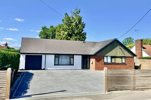 Laurel Lane, St. Leonards, BH24, photo 1