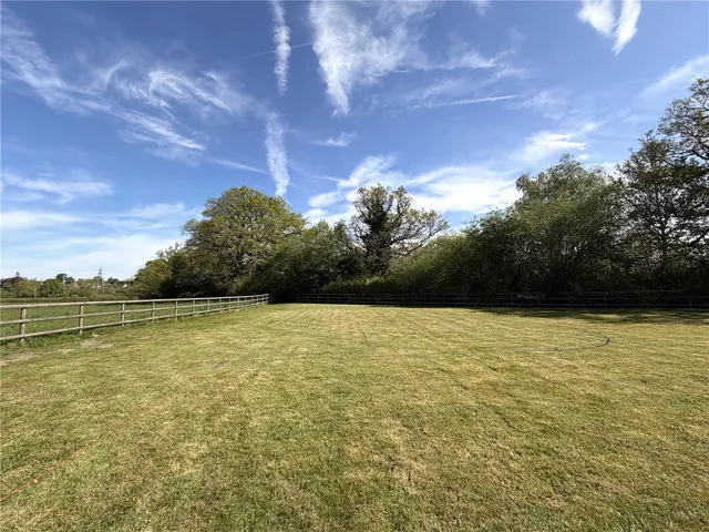 Photo 2 — Meadow House, Land Adjacent To Hutts Farm, Blagrove Lane, Wokingham, RG41 4AX