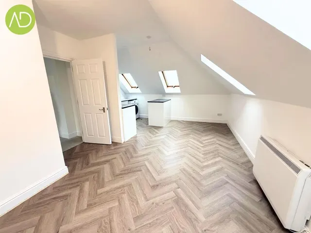 Lowfield Court Hoddesdon, EN11, photo 3