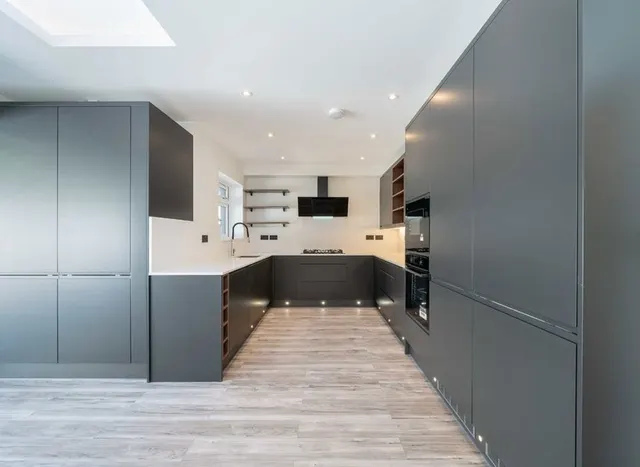 Photo 3 — Ingleway, North Finchley, N12