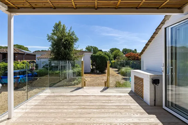 Photo 3 — Willow Way, Christchurch, Dorset, BH23