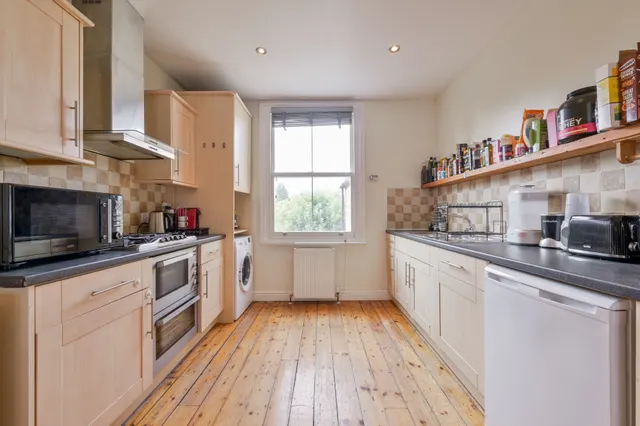Hanwell, W7, photo 3