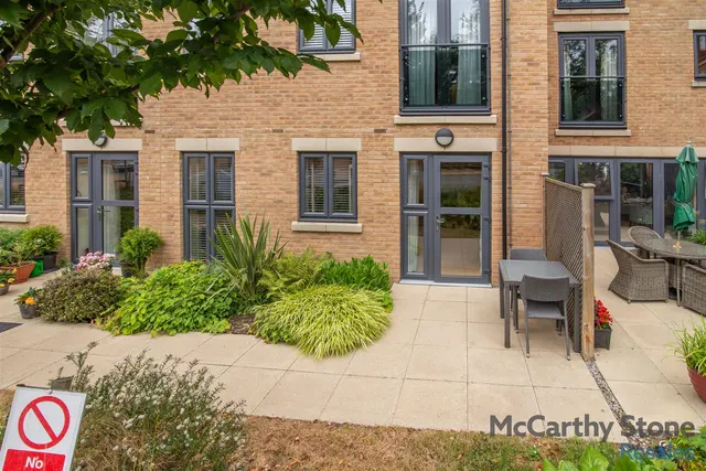 Berneslai Close, Barnsley, S70, photo 1