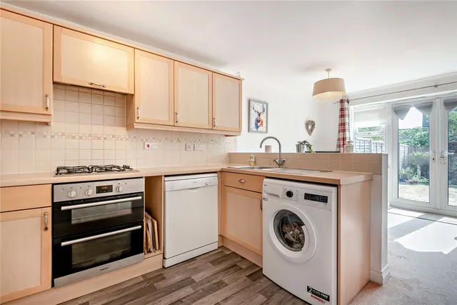 Urquhart Road, Thatcham, RG19, photo 3
