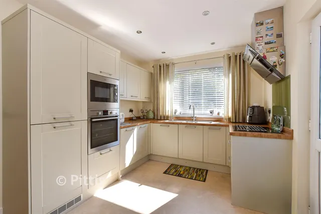 Niton Road, Rookley, PO38, photo 3