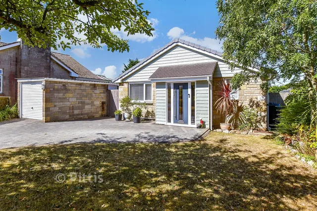Niton Road, Rookley, PO38, photo 1