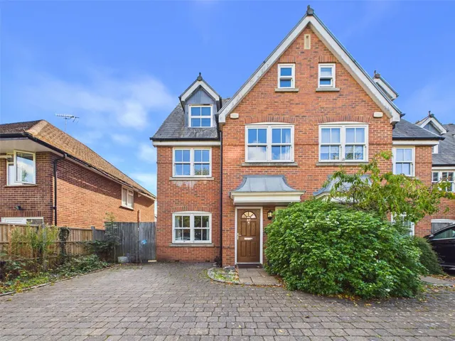 Hampton Road, Teddington, TW11, photo 1