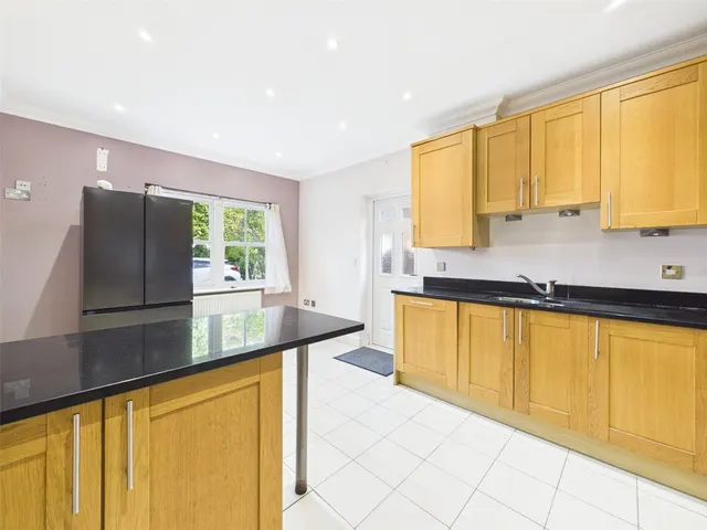 Hampton Road, Teddington, TW11, photo 2