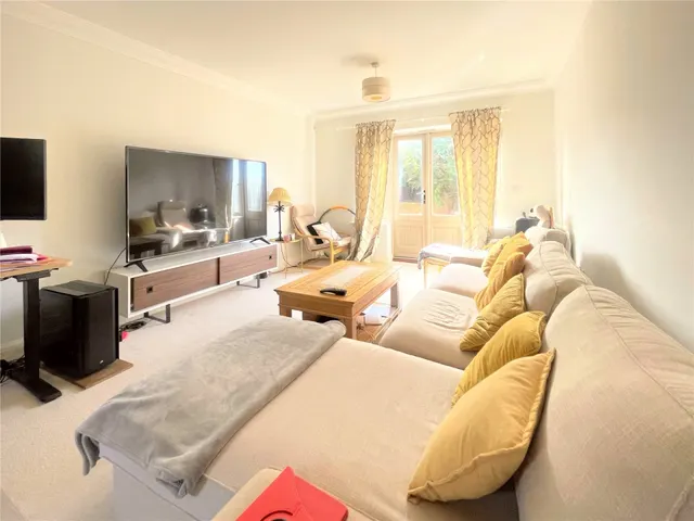 Matthews Walk, Cirencester, GL7, photo 3