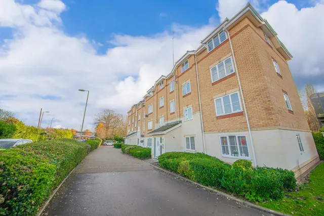Bampton Court, Hursley Road, Chandlers Ford, Eastleigh, Hampshire, SO53 2TA, photo 1
