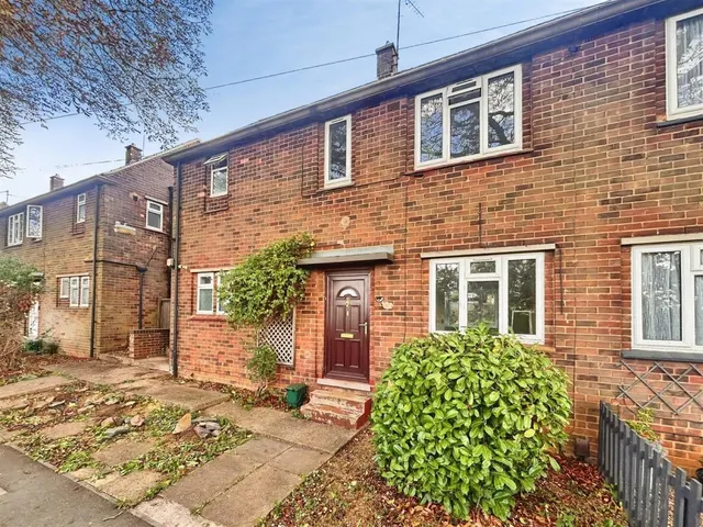 Pytchley Road, Kettering, photo 1
