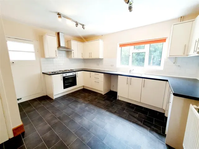 Pytchley Road, Kettering, photo 2