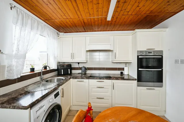 Elvaston Road, North Wingfield, S42, photo 3