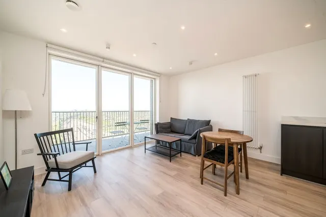 Heartwood Boulevard, W3, photo 3