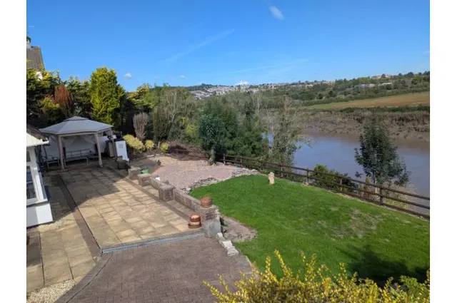 Photo 3 — Caerleon Road, Newport