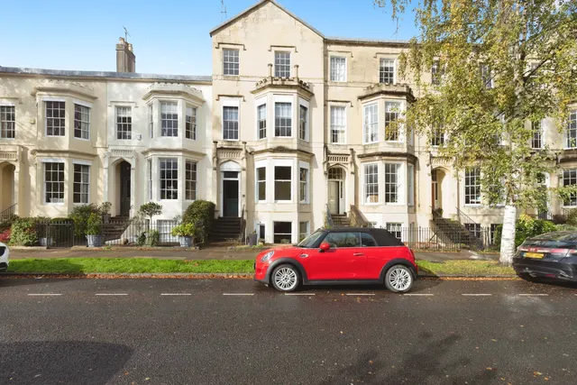 Clarence Square, Cheltenham, GL50, photo 2